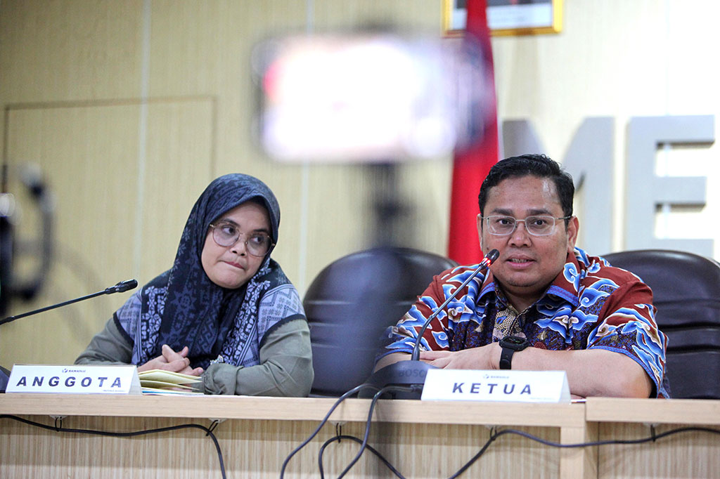 Potensi masalah lain, lanjutnya, surat suara yang dikirim melalui pos berpotensi tidak dikembalikan seluruhnya oleh pemilih berdasarkan pengalaman sebelumnya.